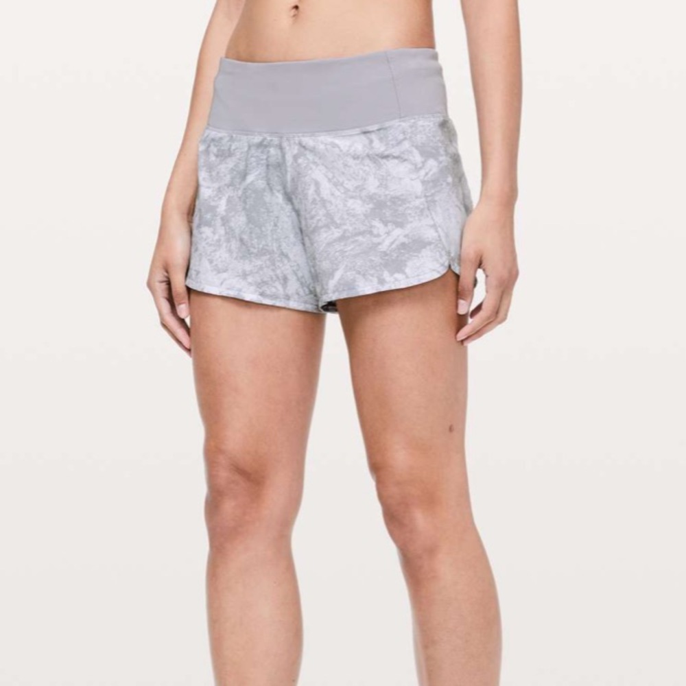 Lululemon Run Times 4” Shorts II in Washed Marble Alpine White Silverscreen